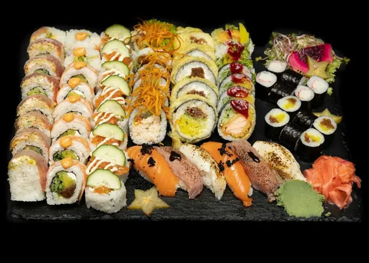 Zestaw sushi z oferty HoshiSushi w Mszczonowie